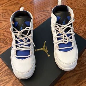 Youth boys size 6 Nike Air Jordan